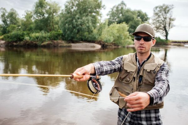 8 Tips To Help You Choose A Fly Fishing Vest