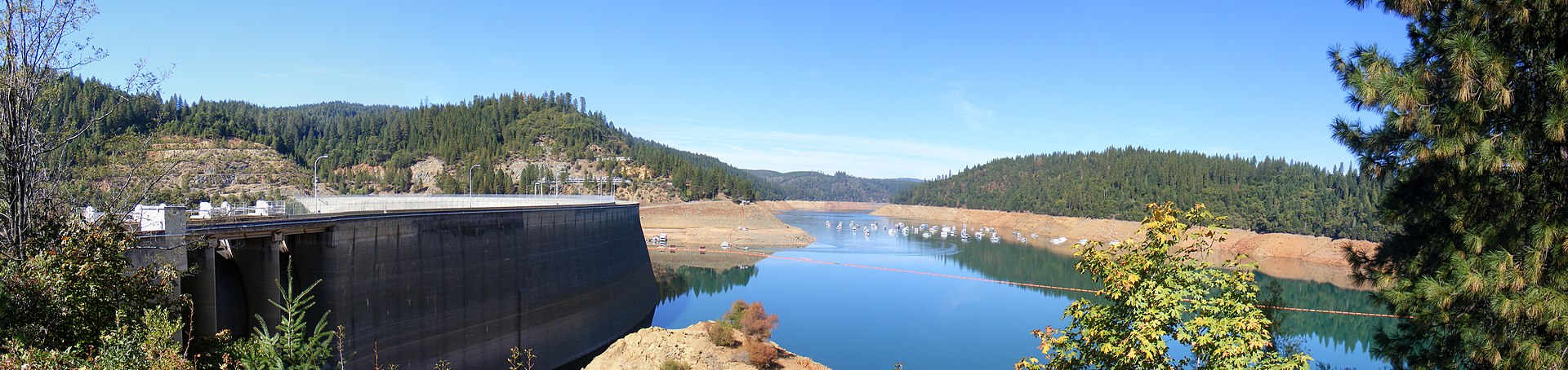 Bullards Bar Reservoir and dam in California